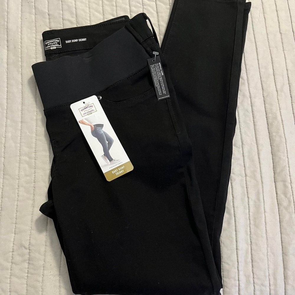 Maternity black Levi jeans